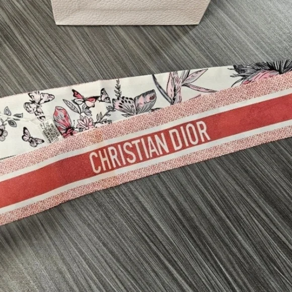 Christian Dior Twilly Scarf - NWT + Box & Gift Bag, VIP/GWP/Novelty Pink - Picture 5 of 6
